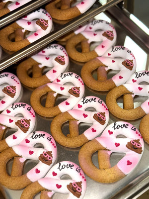 Candy Horse Valentine Iced Pretzels