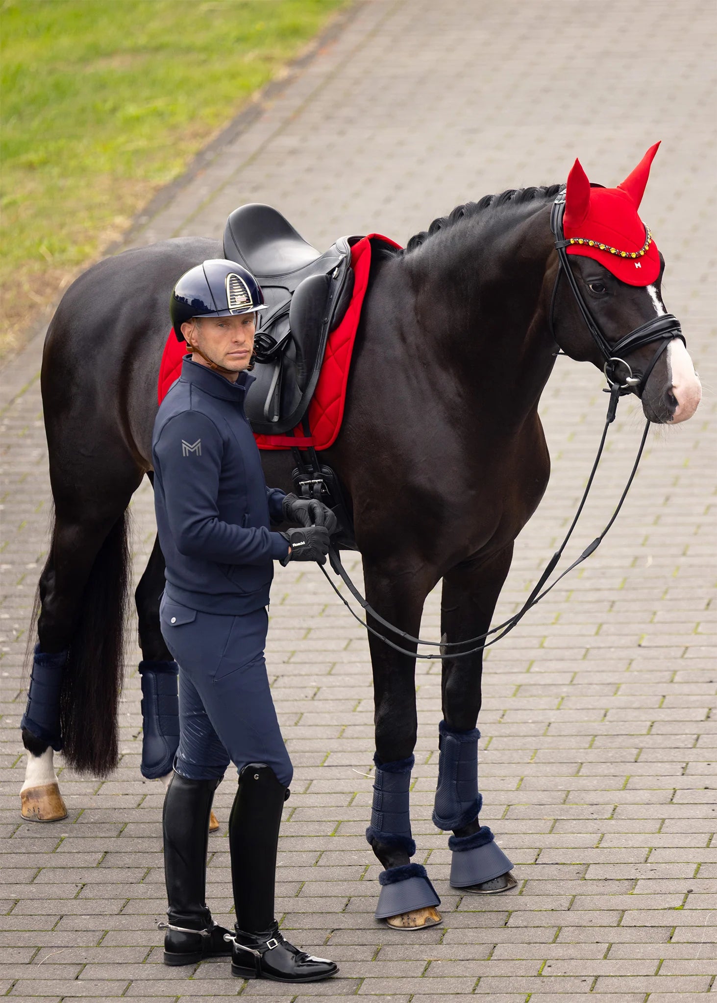 Maximilian Velvet Oornetje (Crimson)